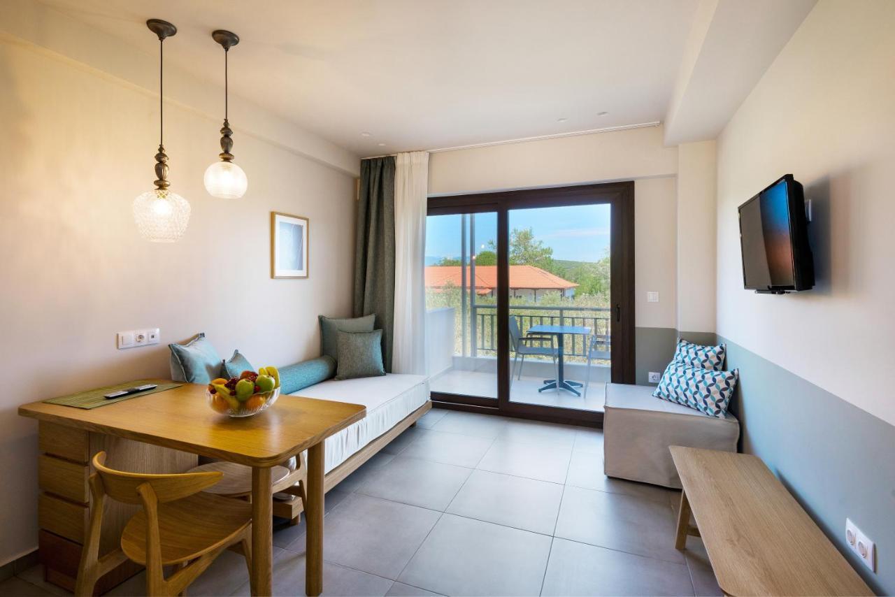 Dionysus Apartments & Suites Ierissós Buitenkant foto
