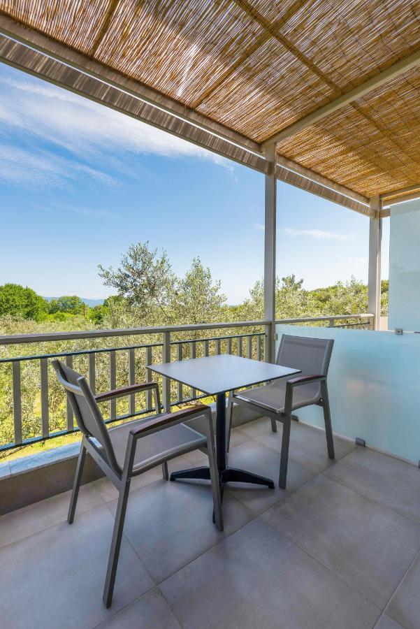 Dionysus Apartments & Suites Ierissós Buitenkant foto