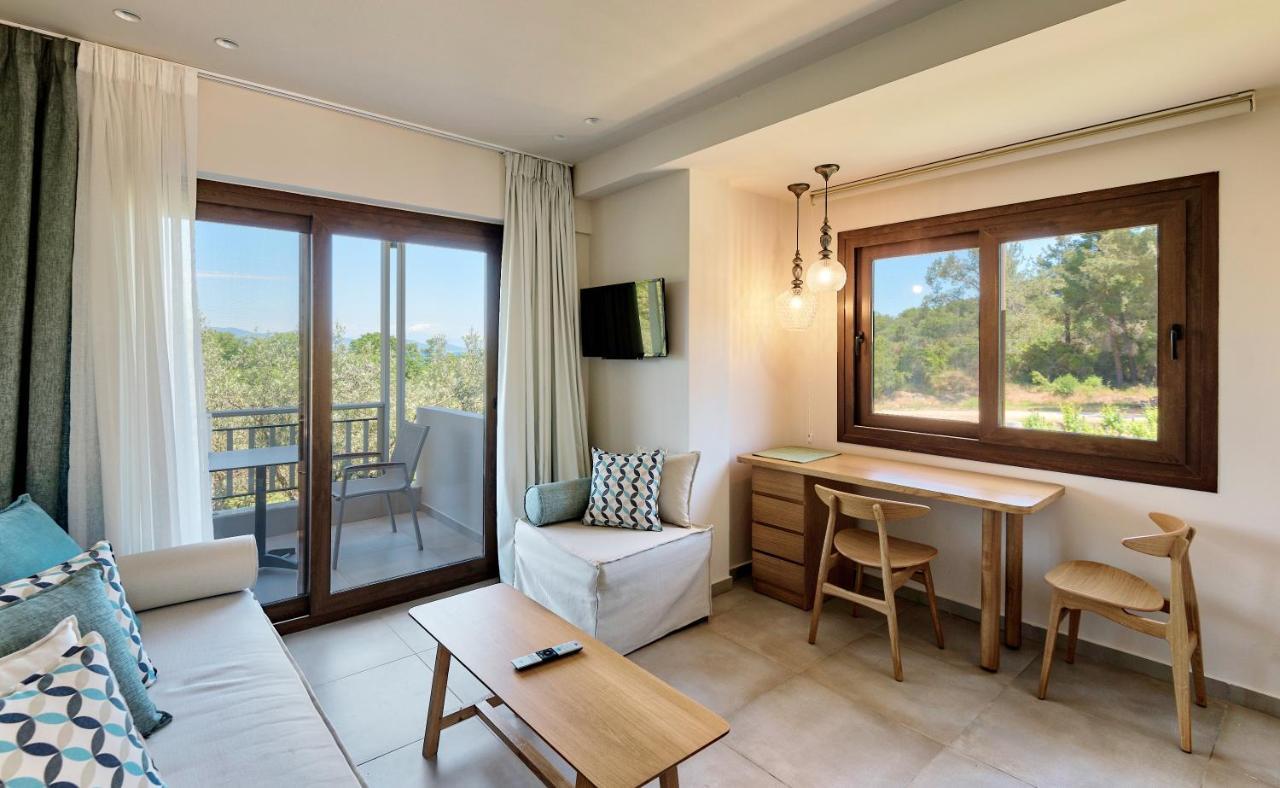Dionysus Apartments & Suites Ierissós Buitenkant foto