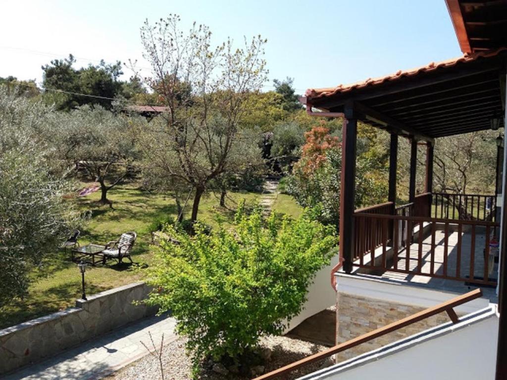 Dionysus Apartments & Suites Ierissós Buitenkant foto