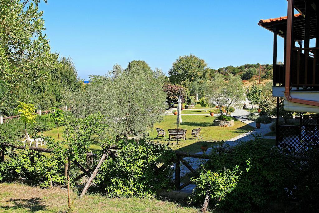 Dionysus Apartments & Suites Ierissós Buitenkant foto